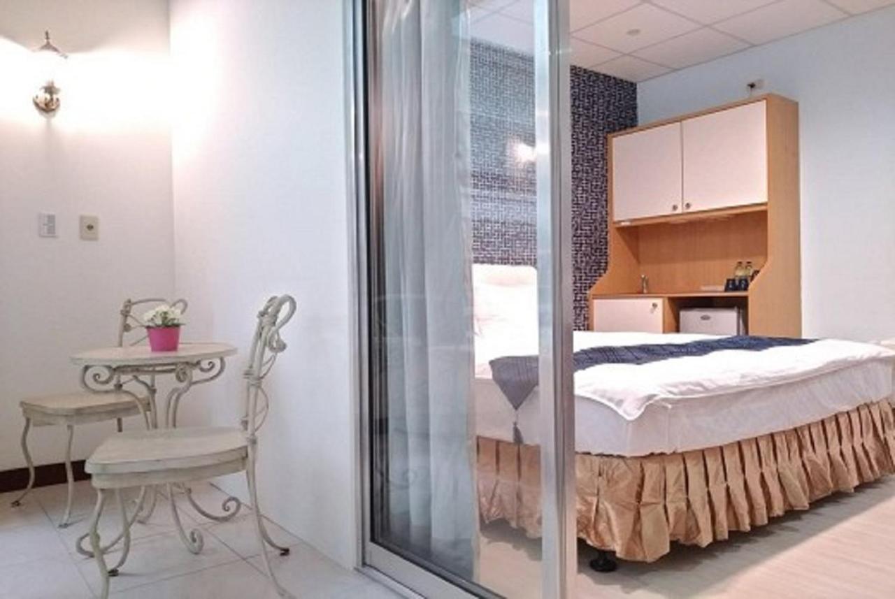 85 Eagle Hotel Kaohsiung Extérieur photo