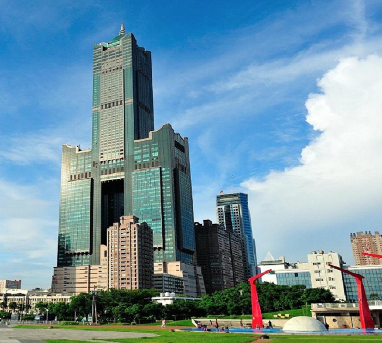 85 Eagle Hotel Kaohsiung Extérieur photo